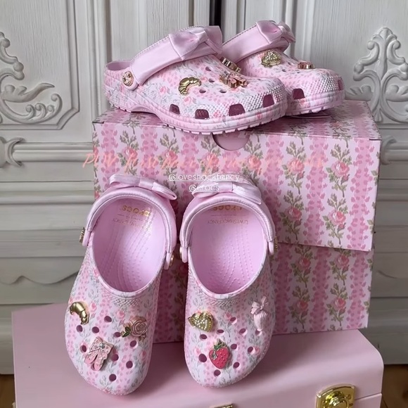 LoveShackFancy Other - 🎀CROCS Kids' x LoveShackFancy Bow Back Classic Clog PINK MILK with Charms🎀